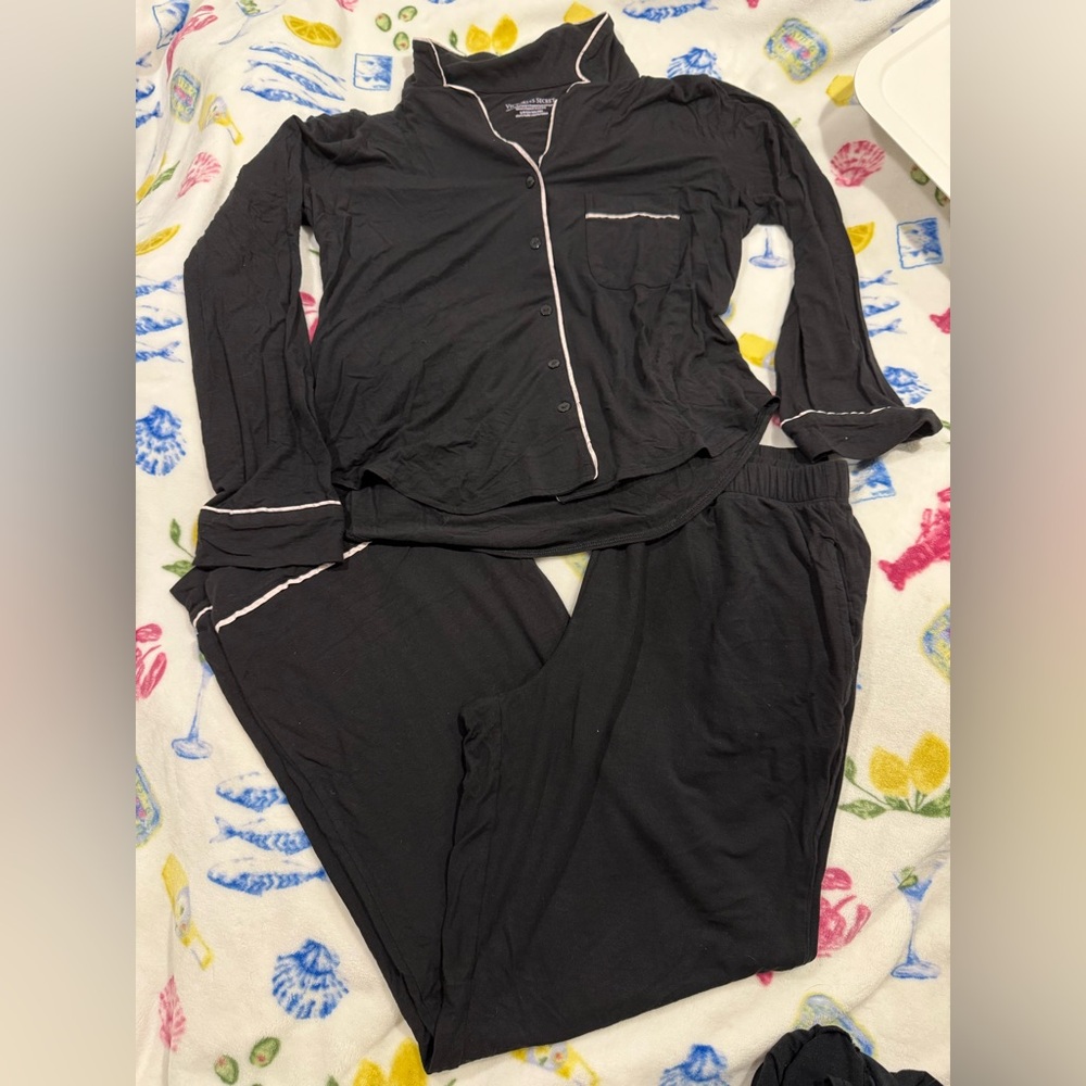 VS pajama set